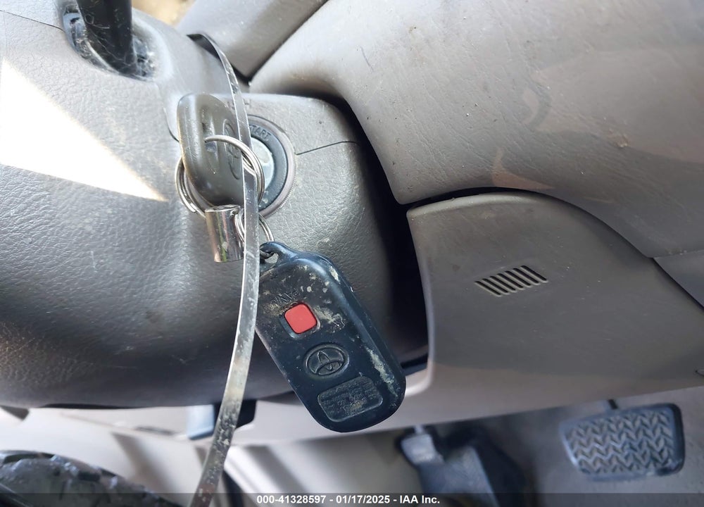 2005 TOYOTA CAMRY XLE V6 VIN: 4T1BF30K95U605608