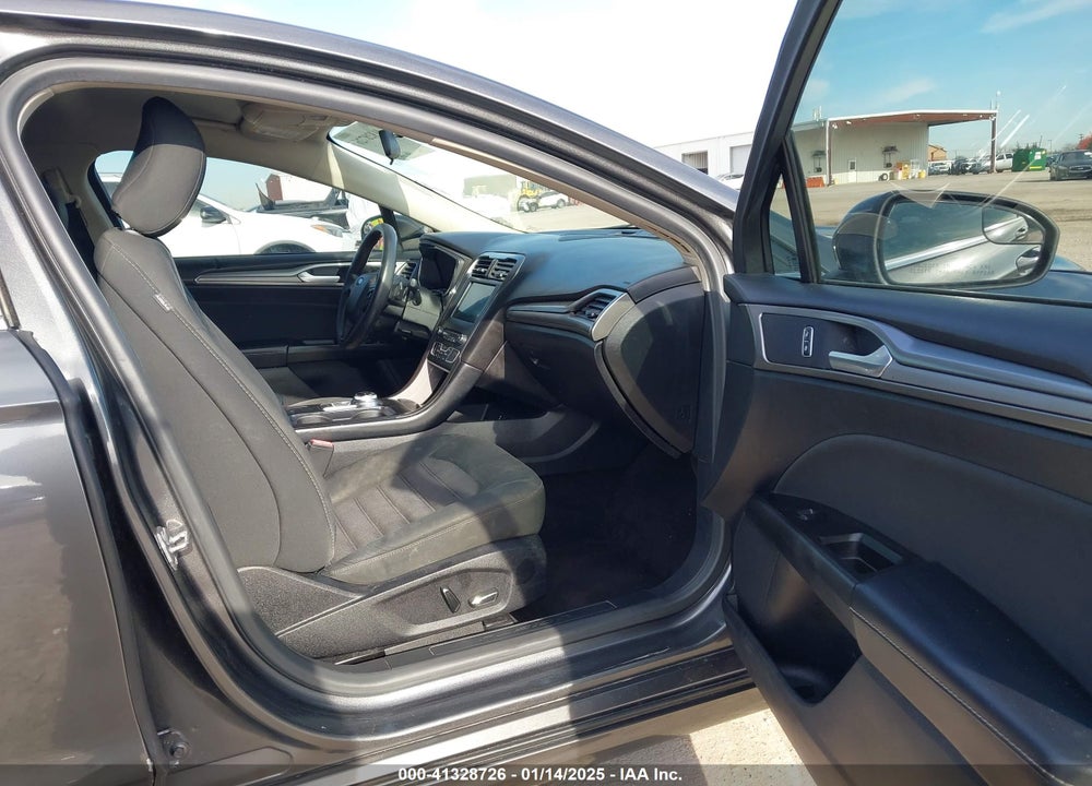 2017 FORD FUSION SE VIN: 3FA6P0HD4HR339696