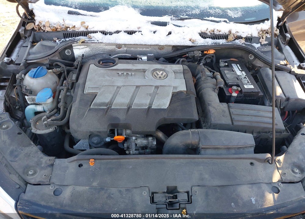 2013 VOLKSWAGEN JETTA 2.0L TDI VIN: 3VW3L7AJ7DM249688