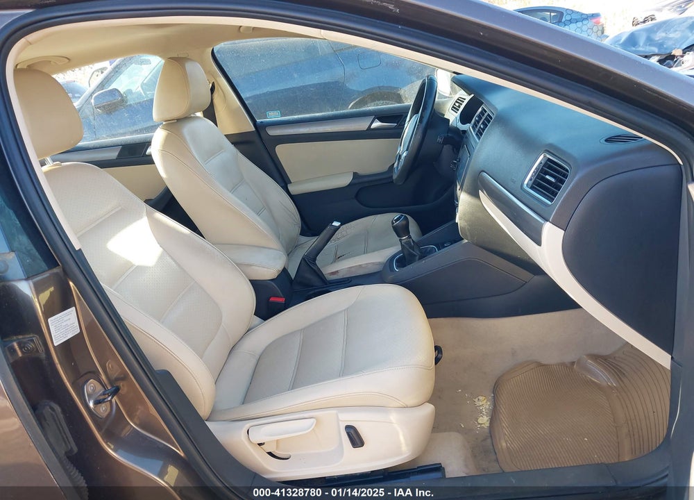 2013 VOLKSWAGEN JETTA 2.0L TDI VIN: 3VW3L7AJ7DM249688