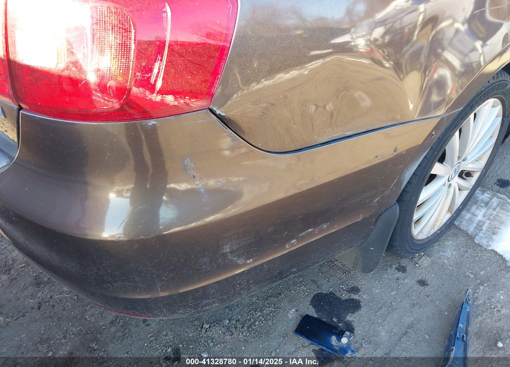 2013 VOLKSWAGEN JETTA 2.0L TDI VIN: 3VW3L7AJ7DM249688
