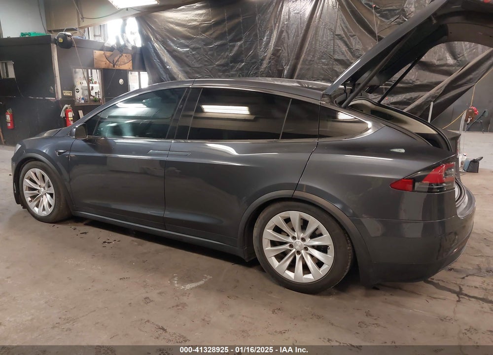 2018 TESLA MODEL X 100D/75D/P100D VIN: 5YJXCBE20JF138216