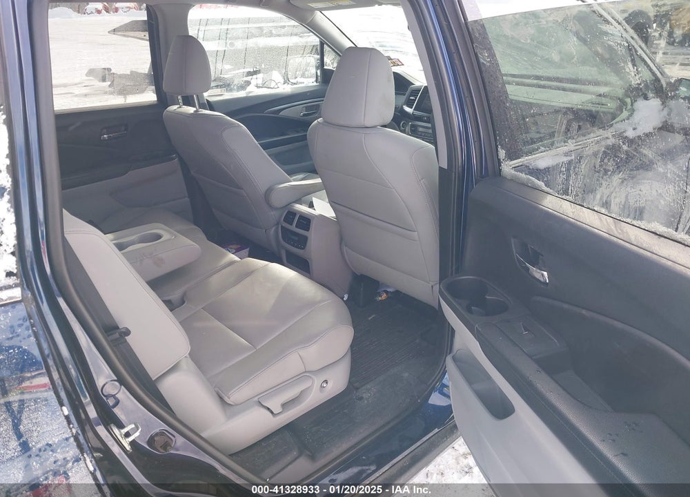 2017 HONDA PILOT EX-L VIN: 5FNYF6H55HB089856