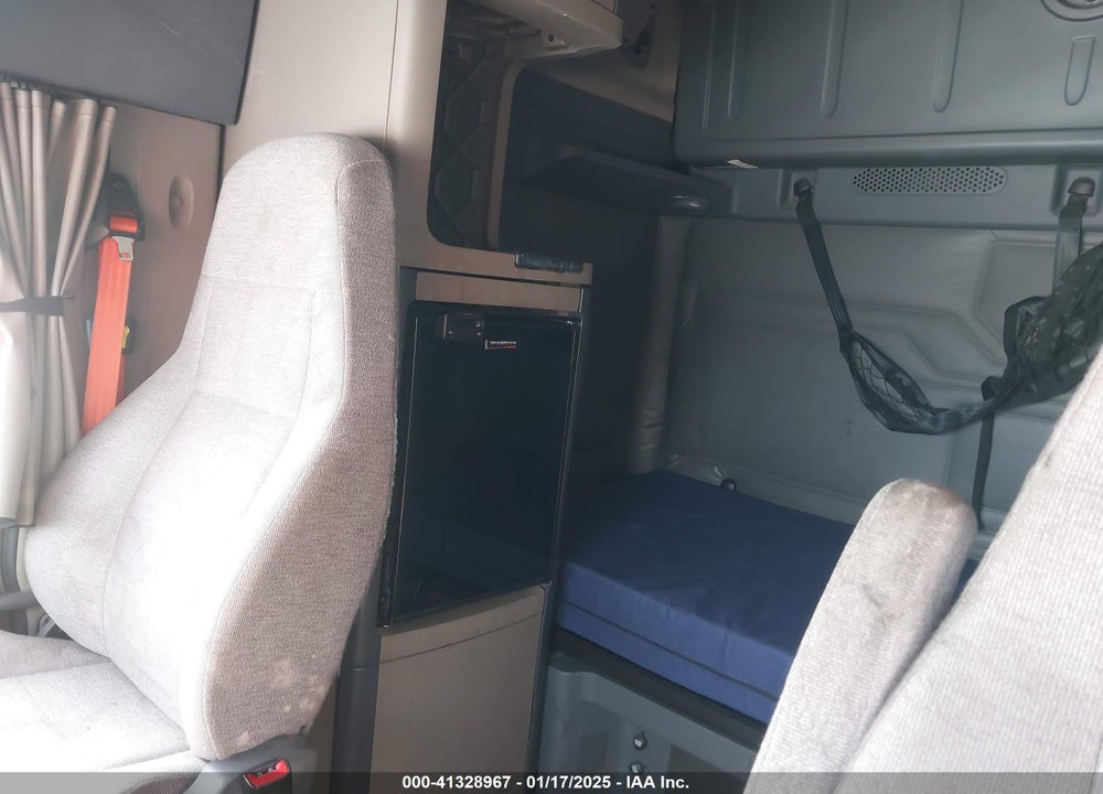 2016 FREIGHTLINER CASCADIA 125 VIN: 1FUJGLD59GLGV0120