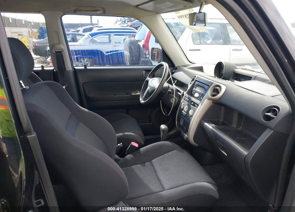 2005 SCION XB VIN: JTLKT324950212540