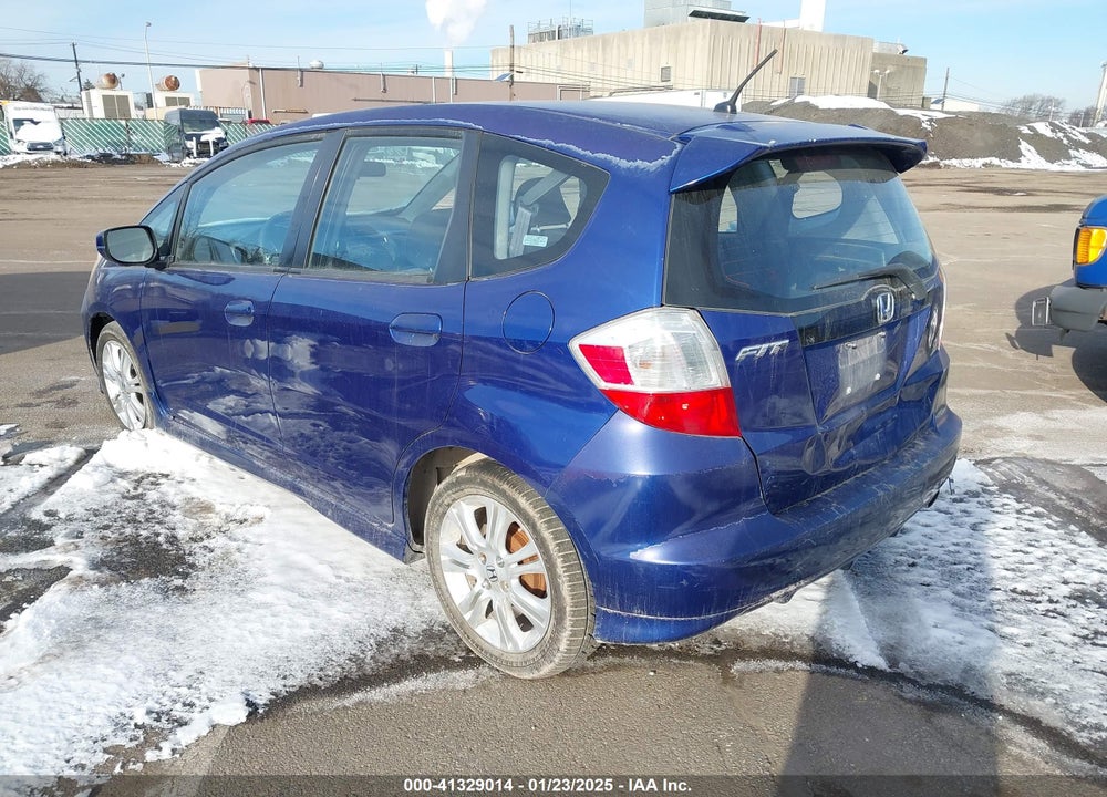 2009 HONDA FIT SPORT VIN: JHMGE884X9S060177