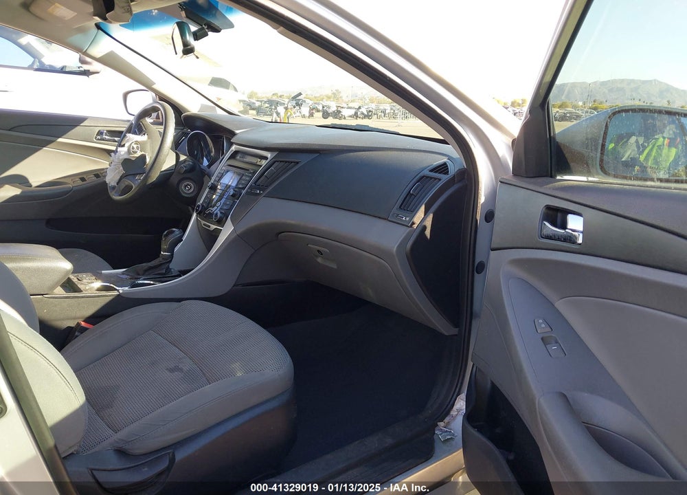 2013 HYUNDAI SONATA VIN: 5NPEB4AC1DH768885