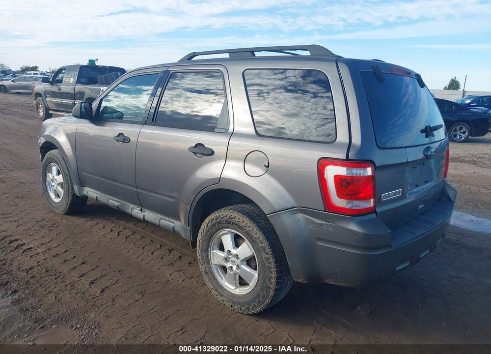 2010 FORD ESCAPE XLS VIN: 1FMCU0C70AKD47100