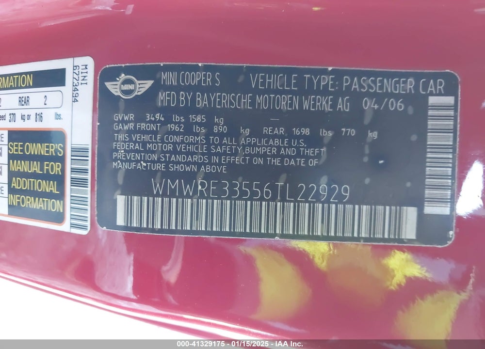 2006 MINI COOPER S VIN: WMWRE33556TL22929