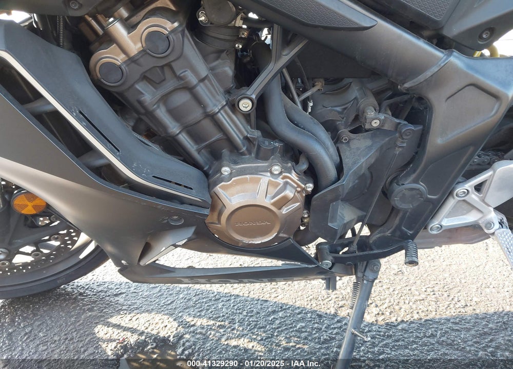 2021 HONDA CBR650 RA VIN: MLHRH0154M5200170