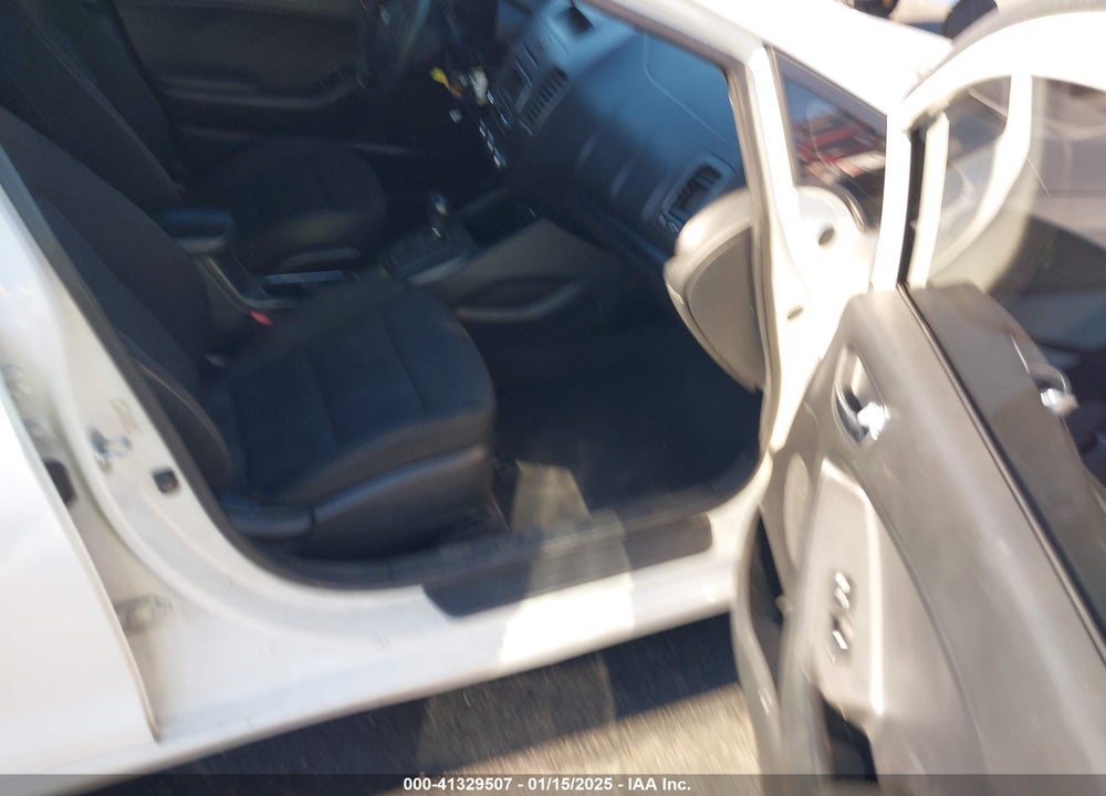 2016 KIA FORTE LX VIN: KNAFK4A66G5595056