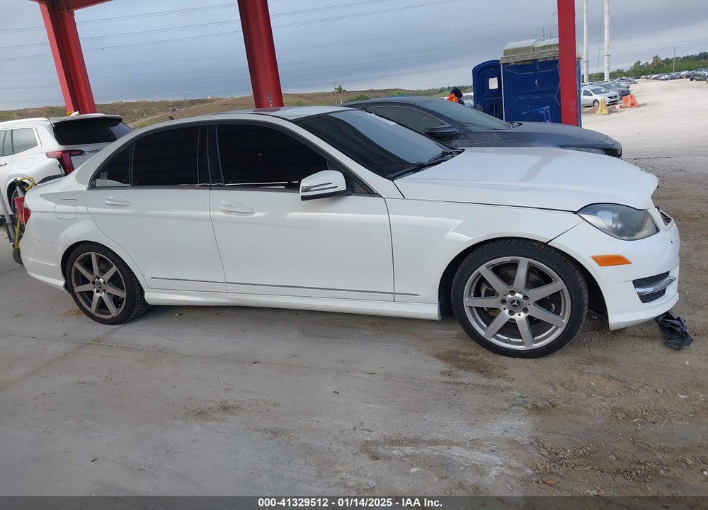 2014 MERCEDES-BENZ C VIN: WDDGF4HBXEA911681