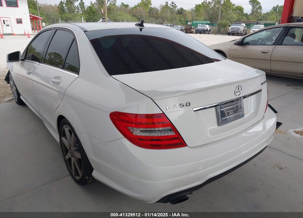 2014 MERCEDES-BENZ C VIN: WDDGF4HBXEA911681