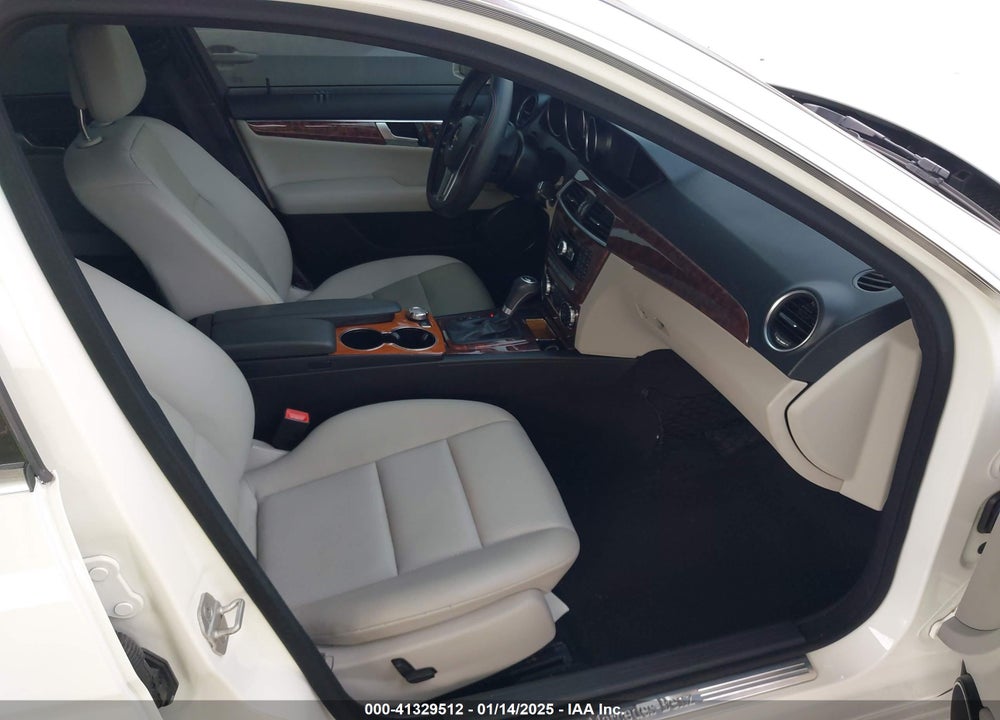 2014 MERCEDES-BENZ C VIN: WDDGF4HBXEA911681