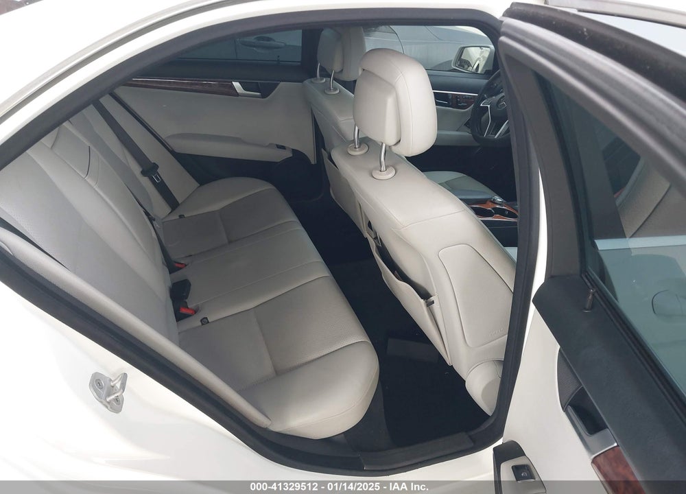 2014 MERCEDES-BENZ C VIN: WDDGF4HBXEA911681