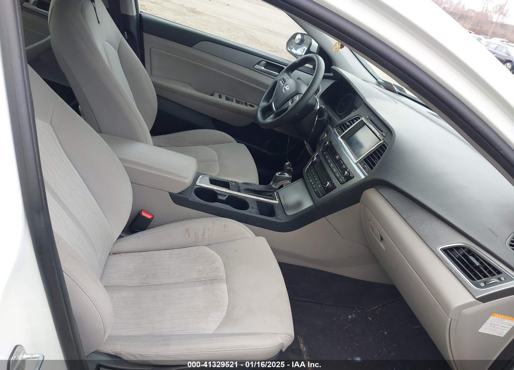 2017 HYUNDAI SONATA HYBRID SE VIN: KMHE24L30HA077028