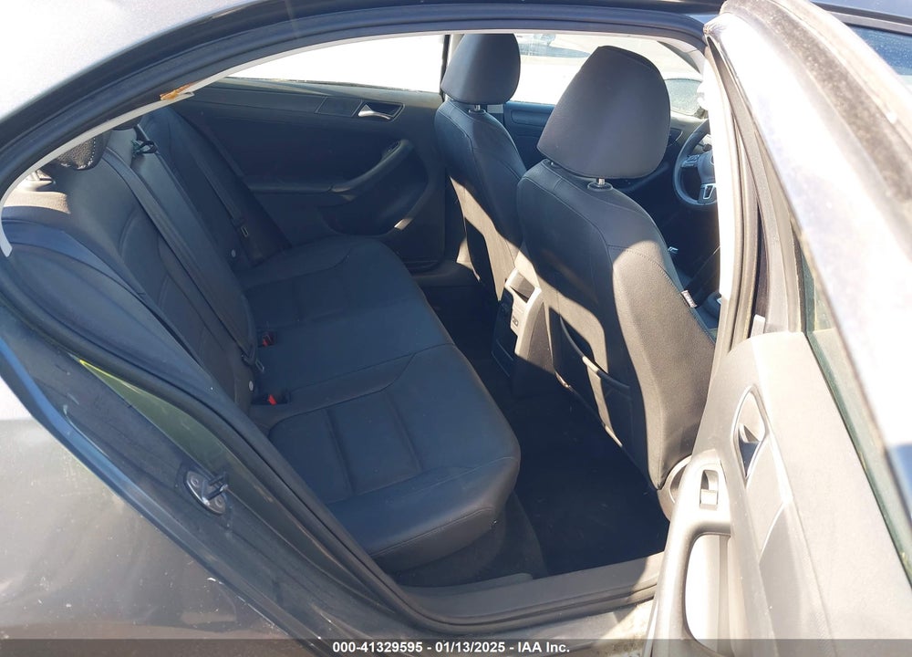 2011 VOLKSWAGEN JETTA 2.5L SE VIN: 3VWDZ7AJ3BM345463
