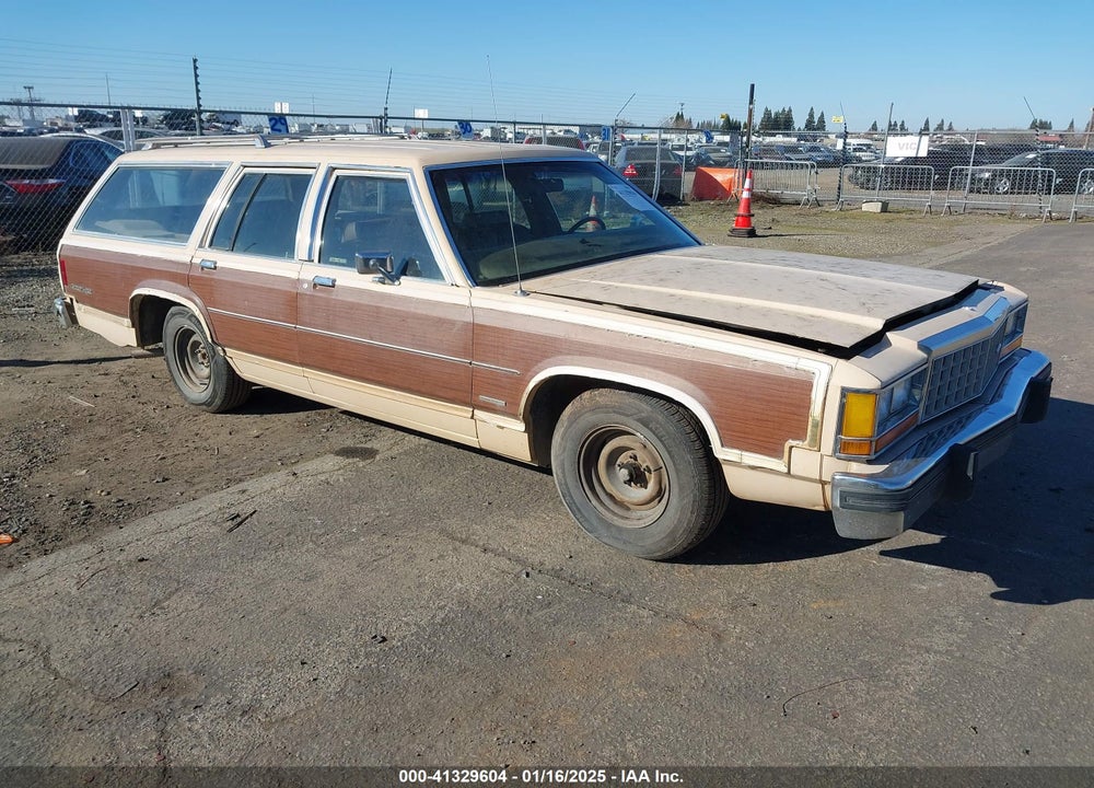 1984 FORD LTD CROWN VICTORIA CNTRY SQ VIN: 1FABP44F4EZ152883