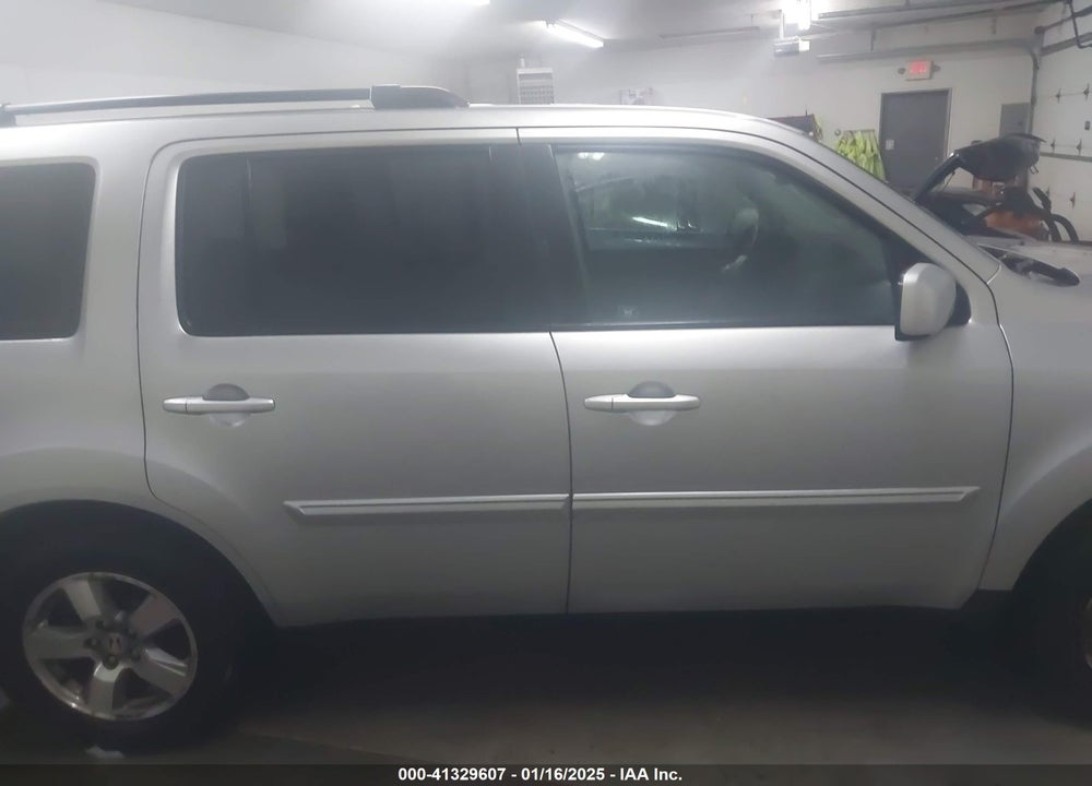 2010 HONDA PILOT EX-L VIN: 5FNYF4H54AB026788