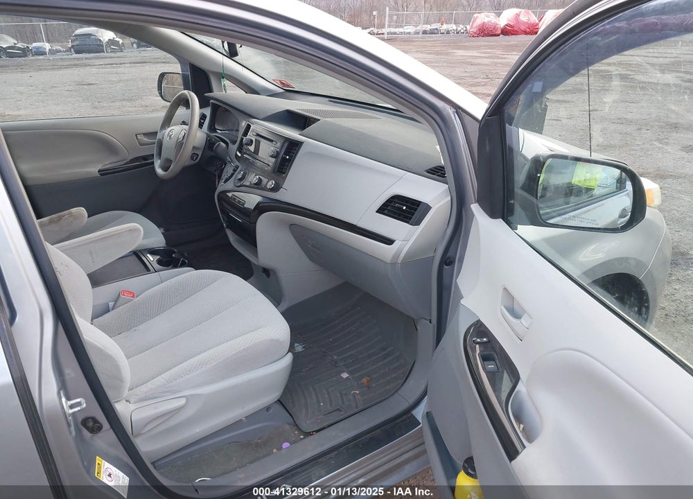 2011 TOYOTA SIENNA LE V6 VIN: 5TDKK3DC8BS160281