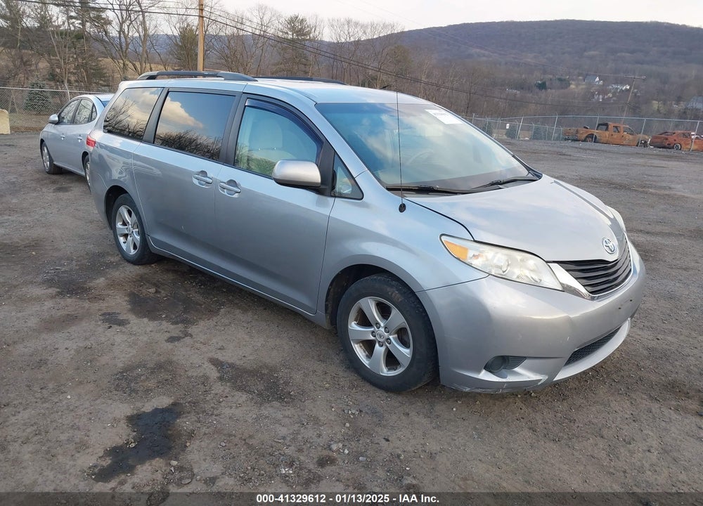 2011 TOYOTA SIENNA LE V6 VIN: 5TDKK3DC8BS160281