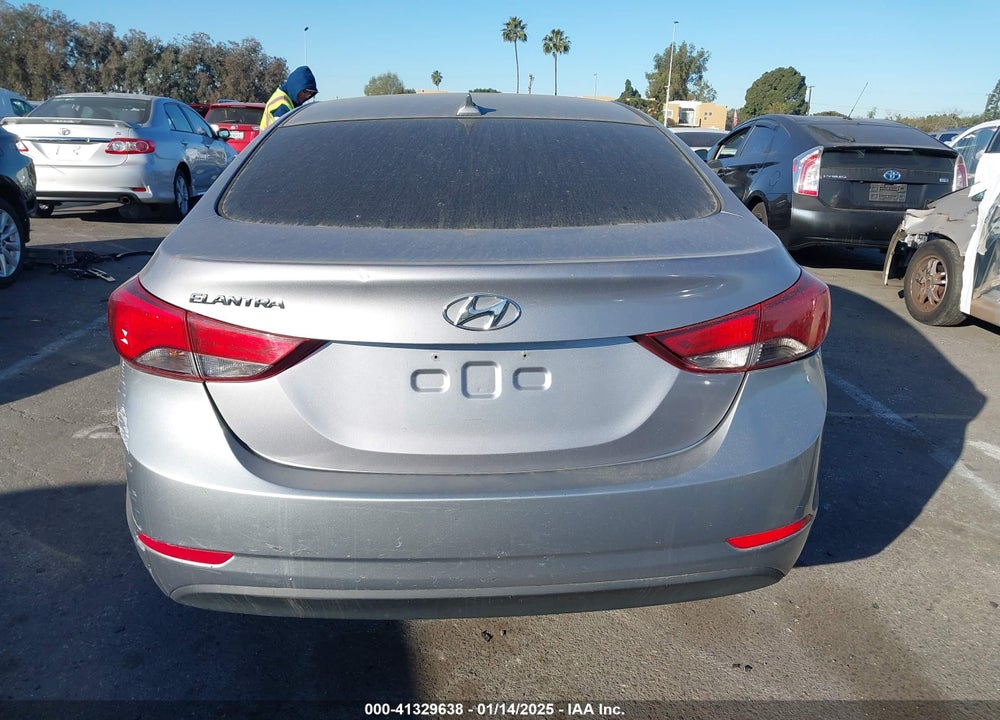 2016 HYUNDAI ELANTRA SE VIN: 5NPDH4AE4GH678100
