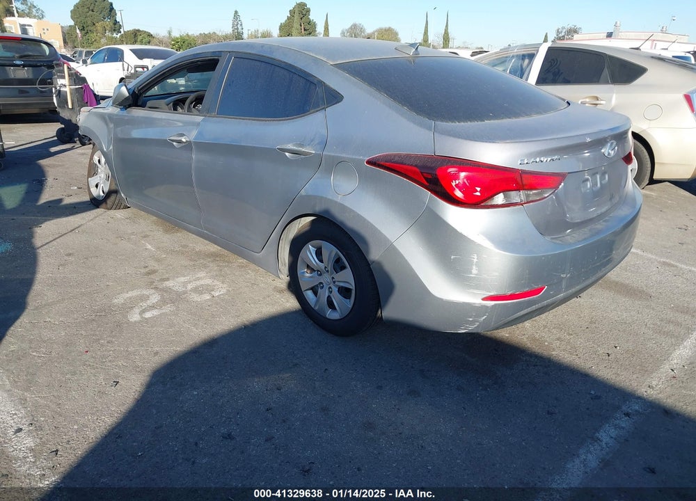 2016 HYUNDAI ELANTRA SE VIN: 5NPDH4AE4GH678100
