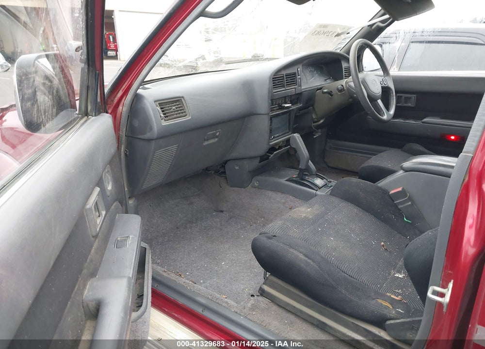 1993 TOYOTA HILUX VIN: VZN1300104158