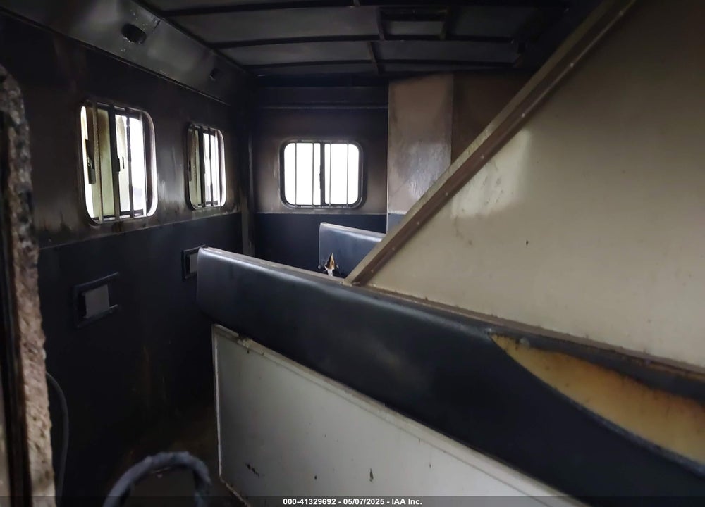 2015 BISON COACH TRAVEL TRLR VIN: 51Y335A29F2004595