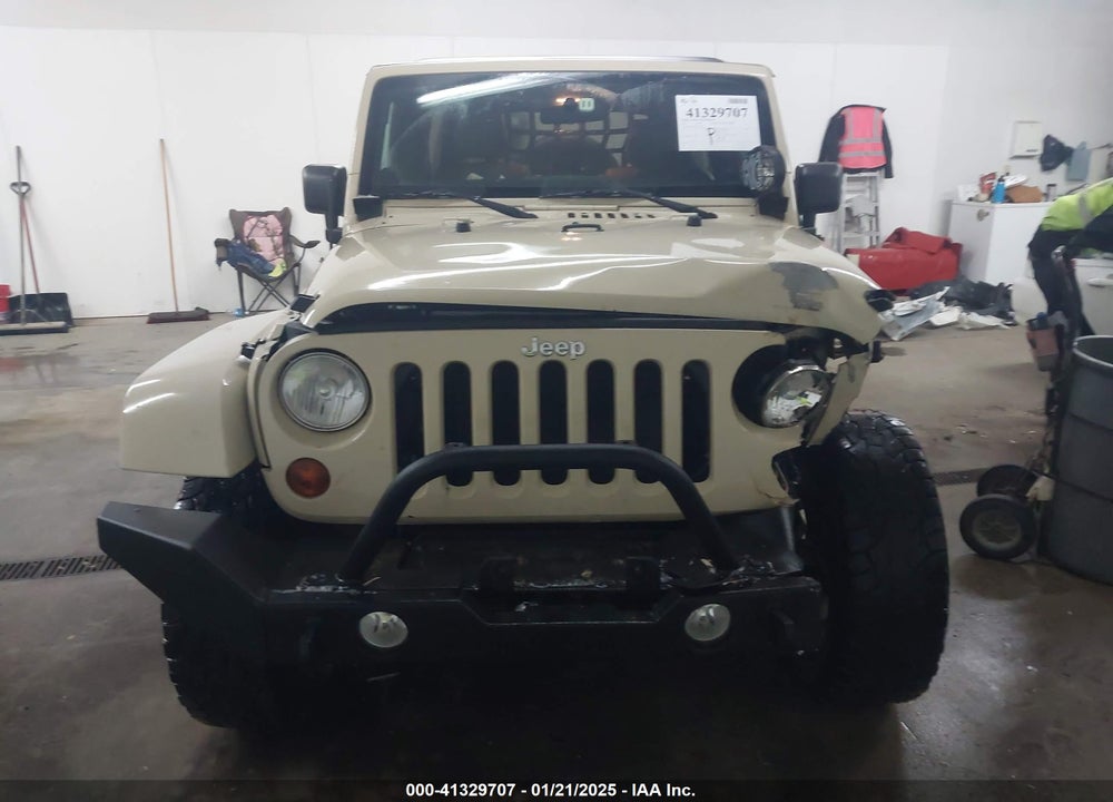 2011 JEEP WRANGLER UNLIMITED SAHARA VIN: 1J4HA5H19BL576238