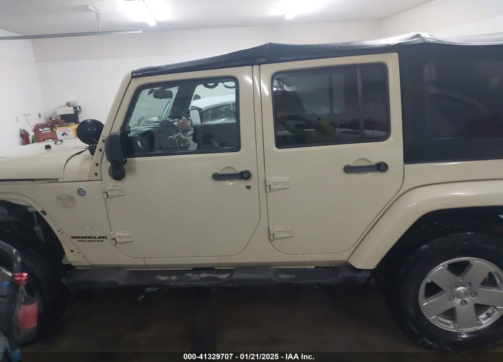 2011 JEEP WRANGLER UNLIMITED SAHARA VIN: 1J4HA5H19BL576238