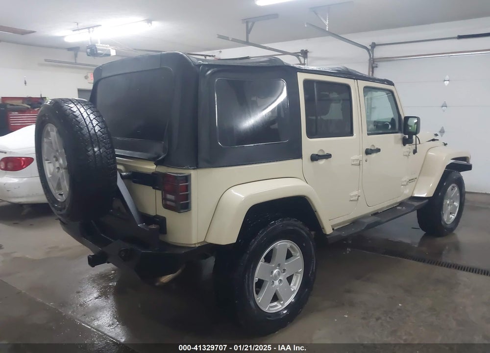 2011 JEEP WRANGLER UNLIMITED SAHARA VIN: 1J4HA5H19BL576238