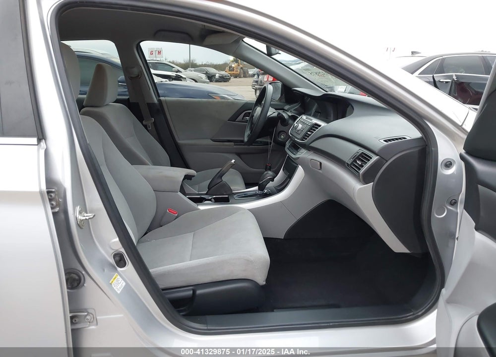 2013 HONDA ACCORD VIN: 1HGCR2F37DA015404