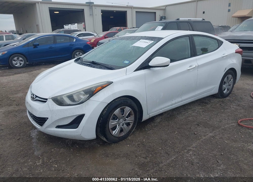 2016 HYUNDAI ELANTRA VIN: 5NPDH4AE9GH686709