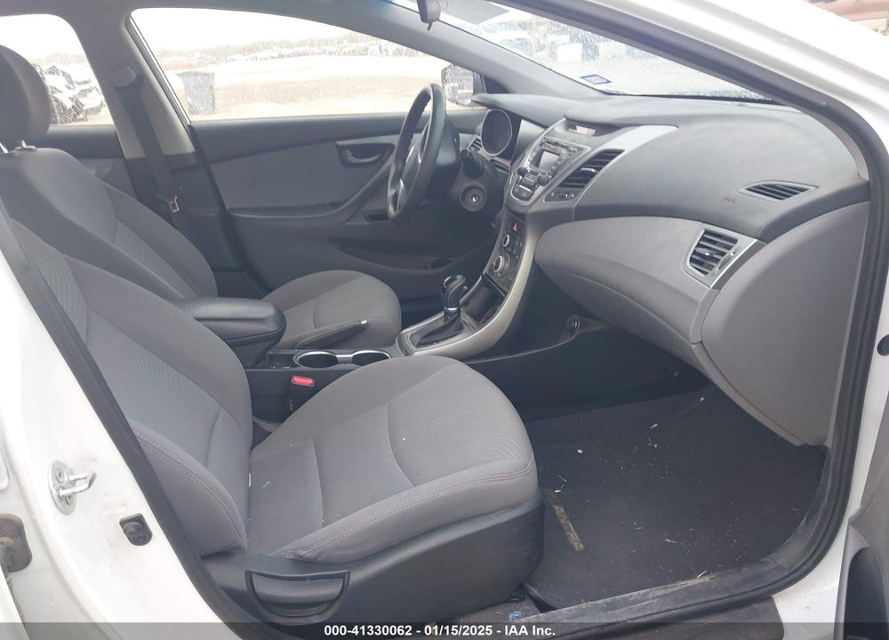 2016 HYUNDAI ELANTRA VIN: 5NPDH4AE9GH686709