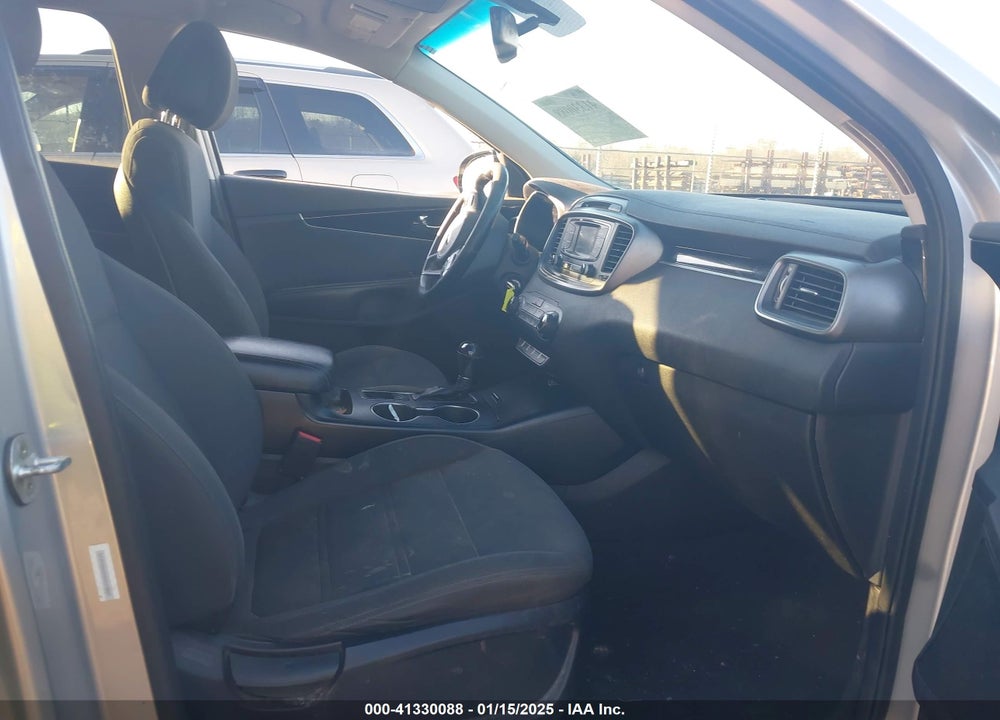 2016 KIA SORENTO 2.4L LX VIN: 5XYPGDA3XGG017807