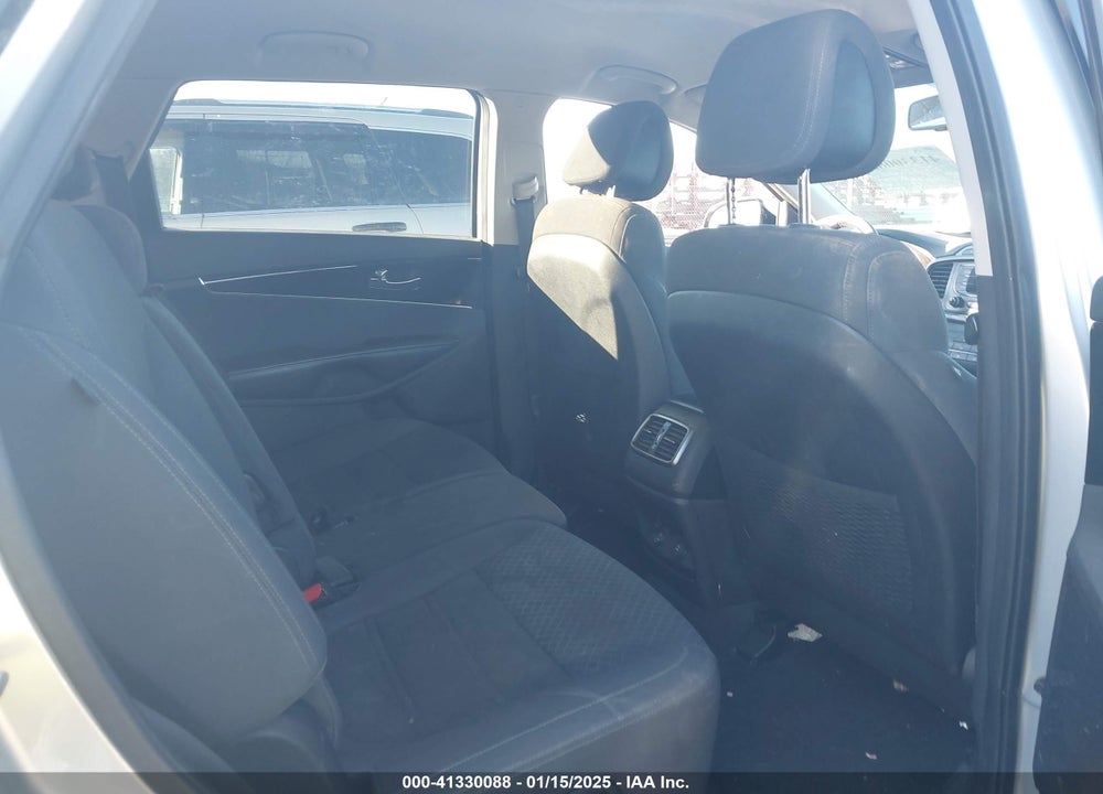 2016 KIA SORENTO 2.4L LX VIN: 5XYPGDA3XGG017807