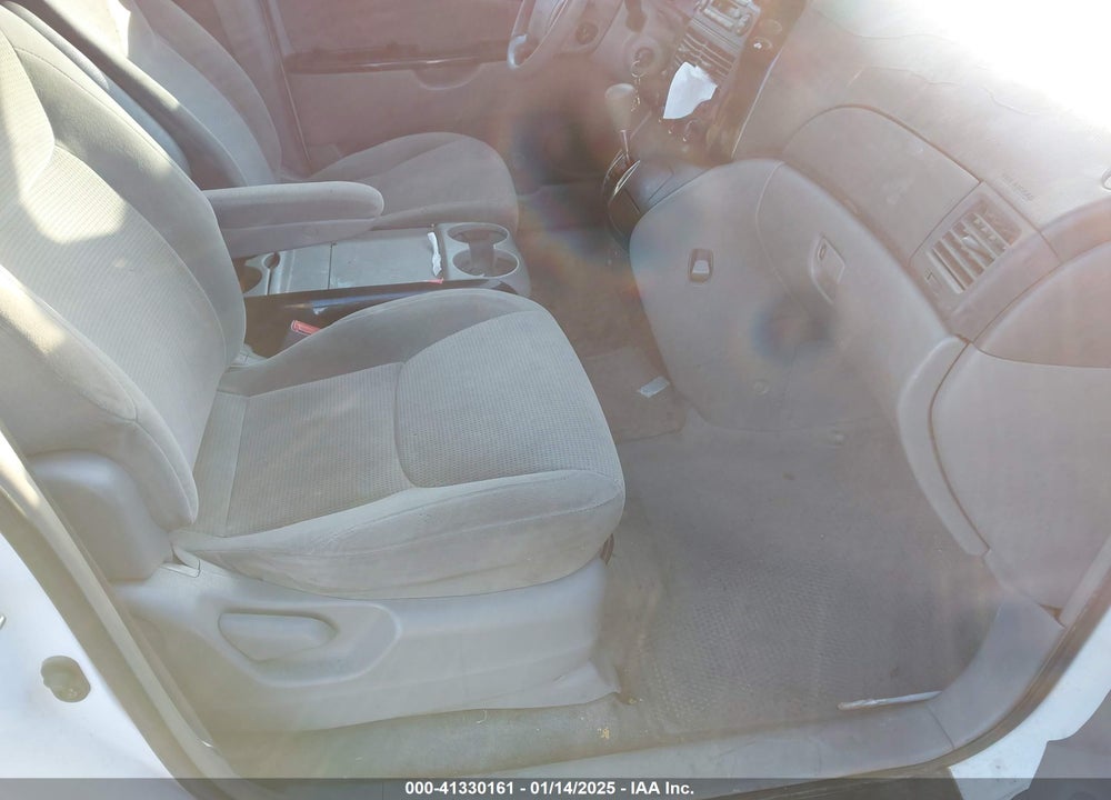 2004 TOYOTA SIENNA LE VIN: 5TDZA23C54S152364