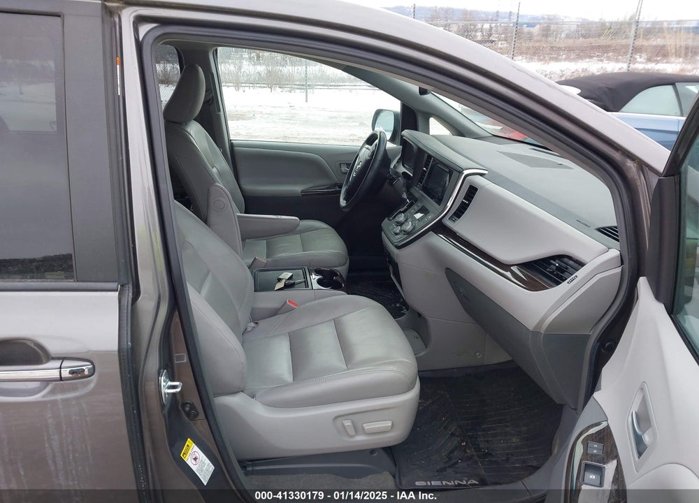 2017 TOYOTA SIENNA XLE LIMITED VIN: 5TDYZ3DC2HS811385