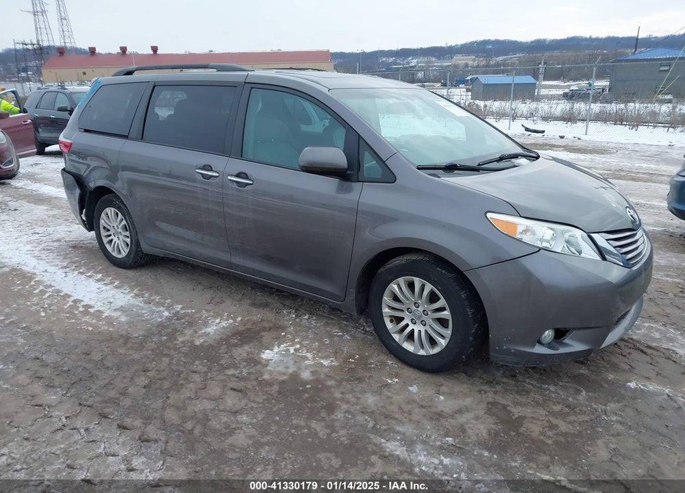 2017 TOYOTA SIENNA XLE LIMITED VIN: 5TDYZ3DC2HS811385
