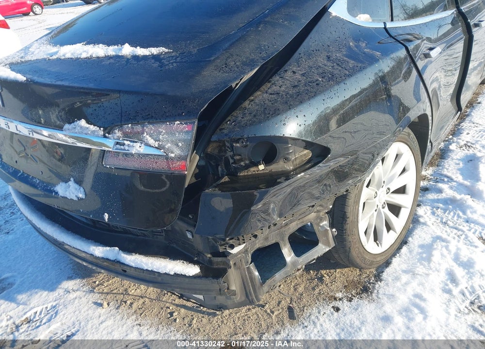 2016 TESLA MODEL S VIN: 5YJSA1E26GF171482