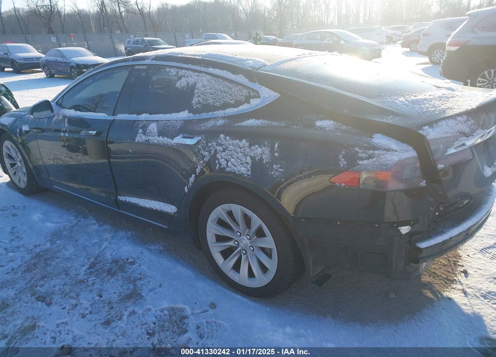 2016 TESLA MODEL S VIN: 5YJSA1E26GF171482