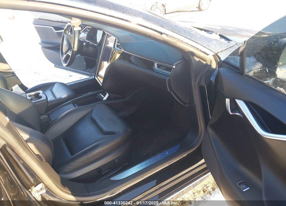 2016 TESLA MODEL S VIN: 5YJSA1E26GF171482