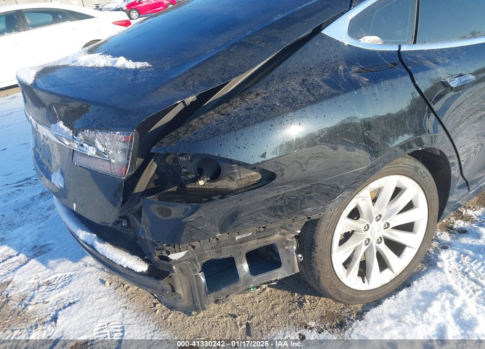 2016 TESLA MODEL S VIN: 5YJSA1E26GF171482