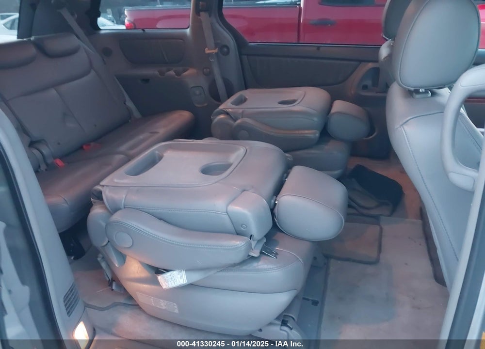 2008 TOYOTA SIENNA LIMITED VIN: 5TDZK22C58S212602