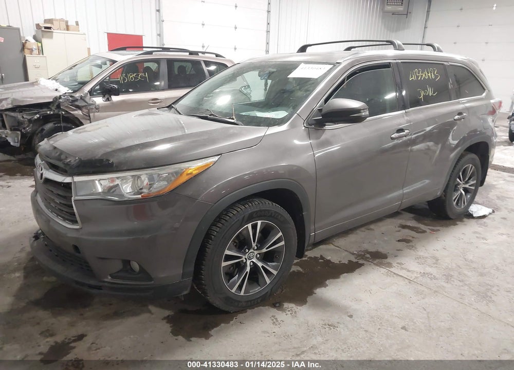 2016 TOYOTA HIGHLANDER XLE V6 VIN: 5TDJKRFHXGS317890