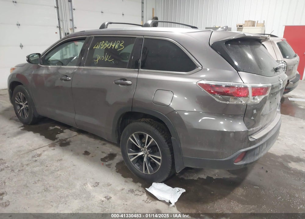 2016 TOYOTA HIGHLANDER XLE V6 VIN: 5TDJKRFHXGS317890