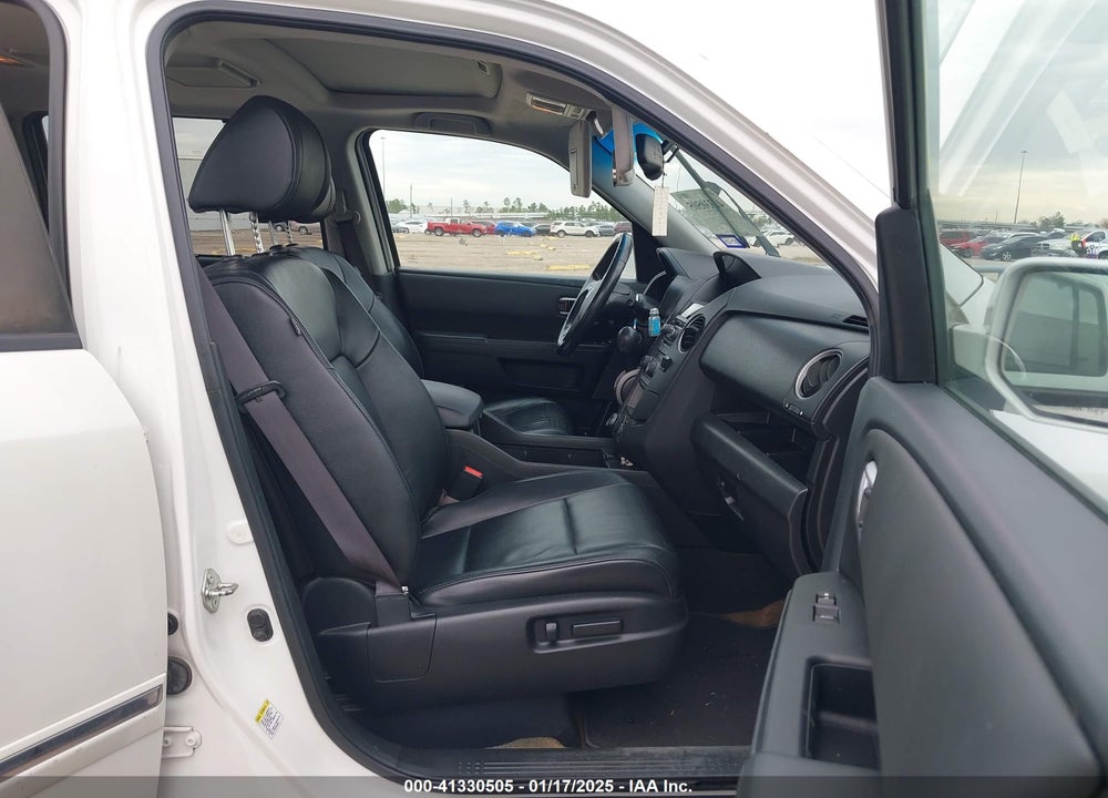 2013 HONDA PILOT TOURING VIN: 5FNYF4H98DB076102