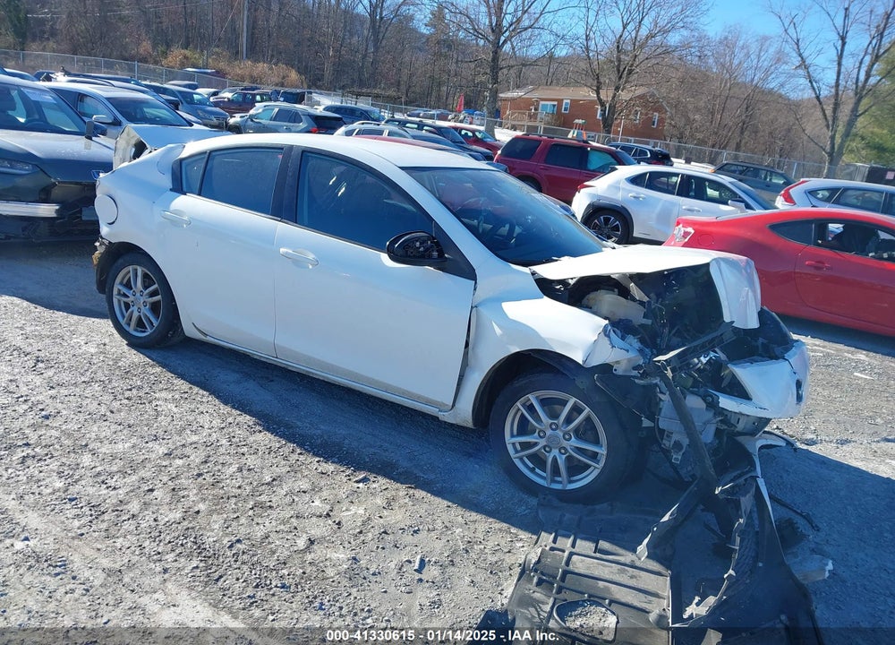 2011 MAZDA 3 I TOURING VIN: JM1BL1VFXB1412832