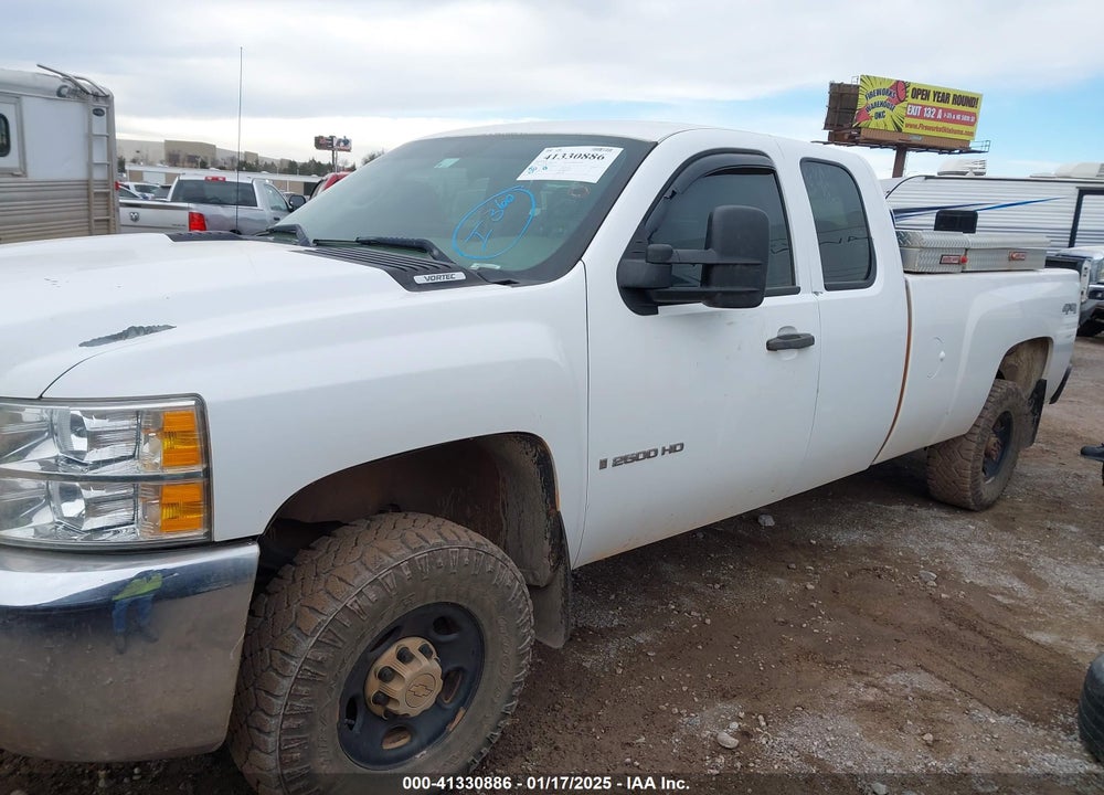 2008 CHEVROLET SILVERADO 2500HD WORK TRUCK VIN: 1GCHK29K98E172362